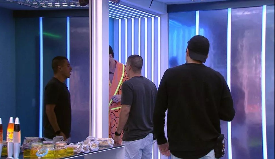 BBB22: Pedro Scooby fala que Arthur Aguiar ‘dormiu o dia inteiro’ e os brothers têm uma DR