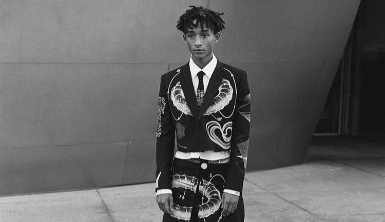 Jaden Smith vira piada na web ao declarar que prefere conversar com pessoas mais velhas
