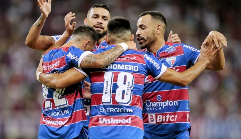 Com dois gols de Silvio Romero, o Fortaleza derrota o vitória por 3 x 0