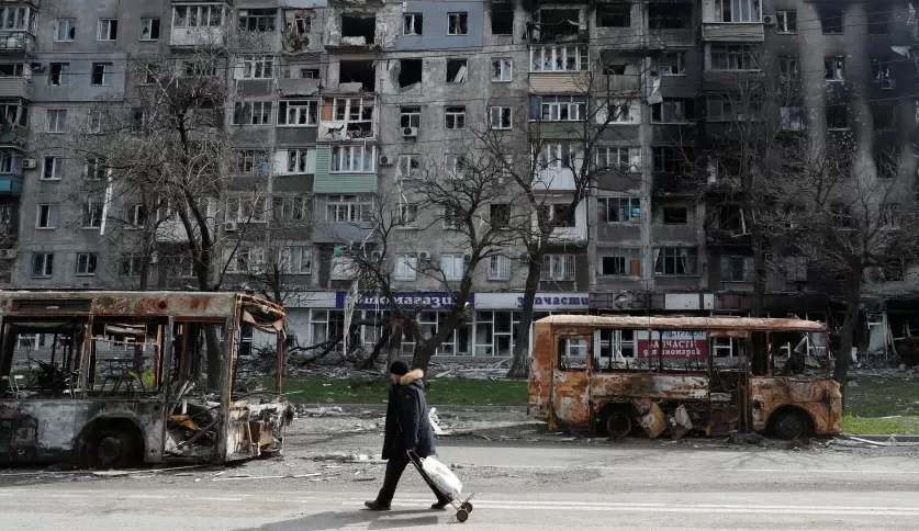 Rússia afirma ter capturado Mariupol; Kiev nega