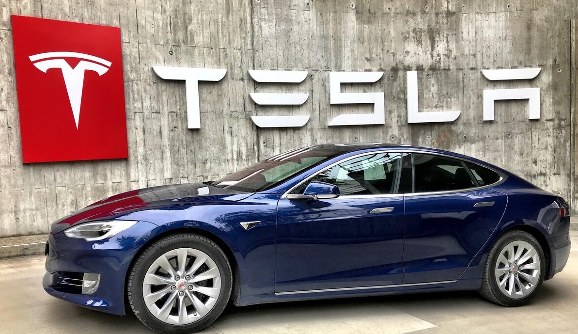 Tesla supera as estimativas do 1° trimestre após repassar alta da inflação