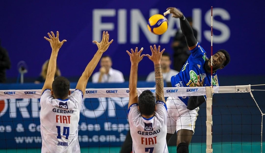 Em jogo decidido no tie-break, Cruzeiro vence Minas em primeiro duelo pela final da Superliga