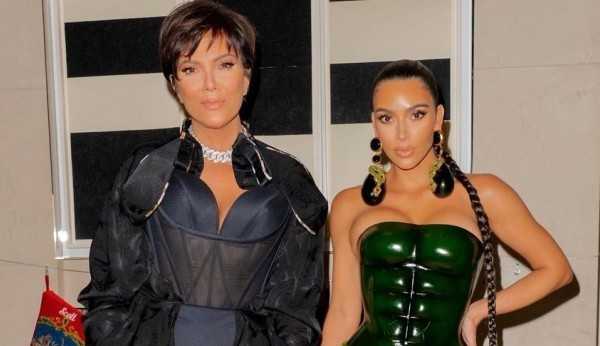 Segundo jornal britânico, Kim Kardashian pediu o divórcio por influência de sua mãe