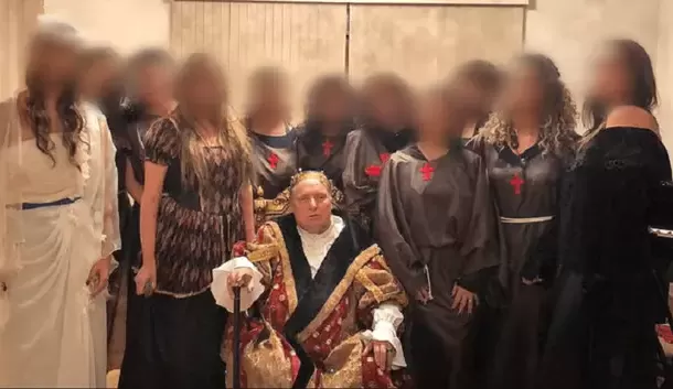 Saul Klein é indiciado por crimes de exploração sexual; polícia pede prisão preventiva