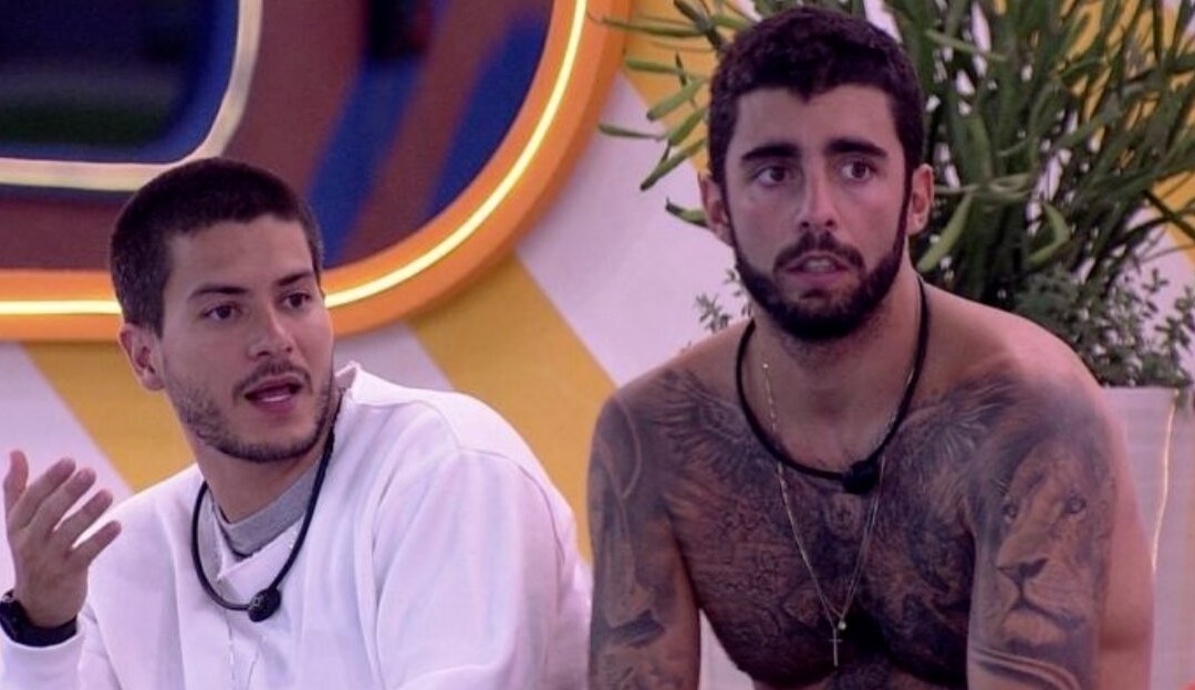 Pedro Scooby se pronuncia sobre rivalidade com Arthur Aguiar