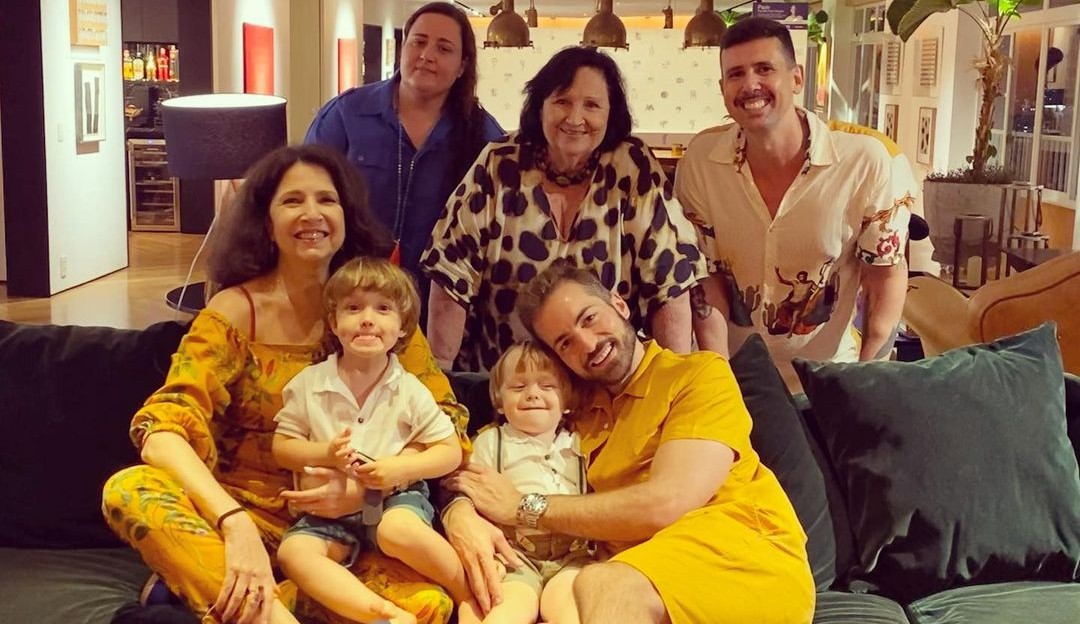 Ju Amaral, irmã de Paulo Gustavo, se emociona ao falar dos sobrinhos, eles dizem: “papai veio me visitar”