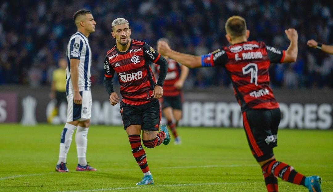 Flamengo empata com Talleres, mas consegue se manter na liderança da Copa Libertadores