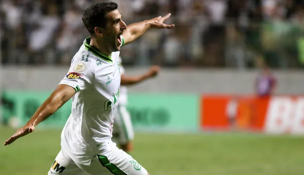 América-MG vence Atlético-MG e põe fim a jejum de seis anos sem vencer rival
