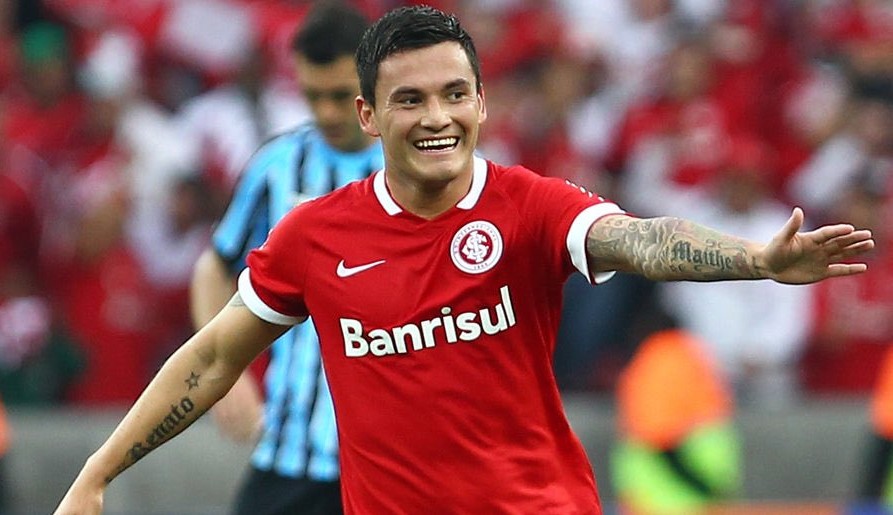 Inter aumenta investida pelo jogador Charles Aránguiz e tenta repatriá-lo