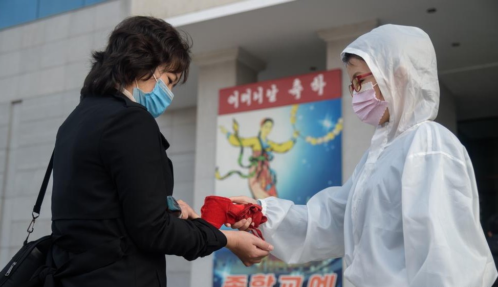 Coreia do Norte registra 21 mortes suspeitas em meio a surto de Covid-19 no país