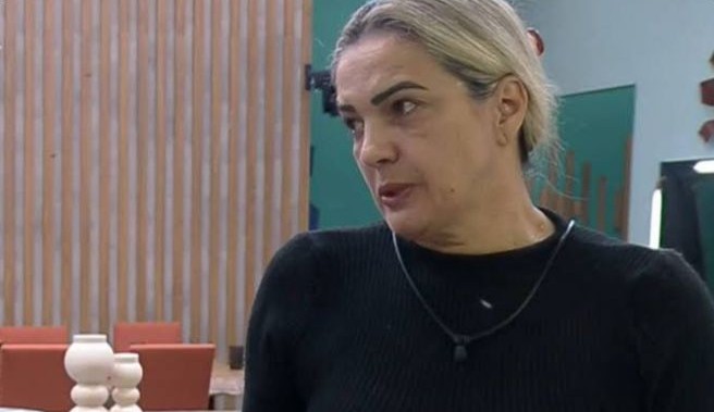 No Power Couple Brasil, Andreia diz que Brenda inventou doença