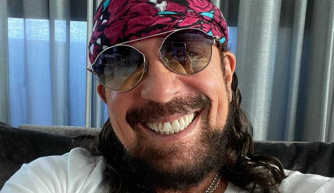Bell Marques recebe alta no dia de seu aniversário
