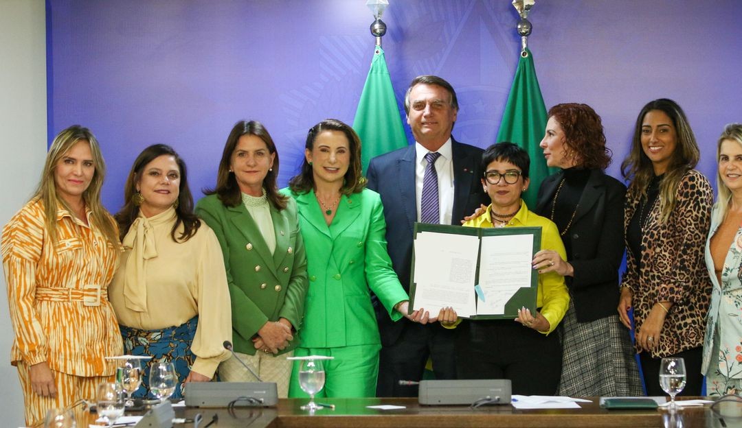Bolsonaro sanciona a Lei Henry Borel, em defesa de crianças e adolescentes