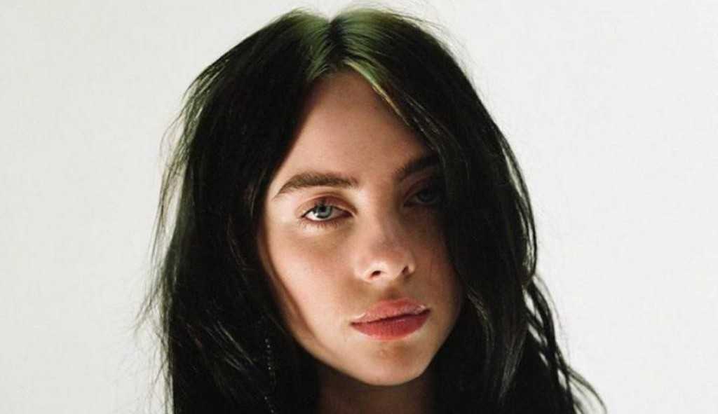 Billie Eilish conta ter vivido um relacionamento abusivo e sofrido pressão estética