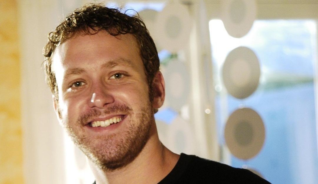 Mãe do ator Sérgio Hondjakoff fala sobre o vício do filho: ‘Ficamos codependentes’