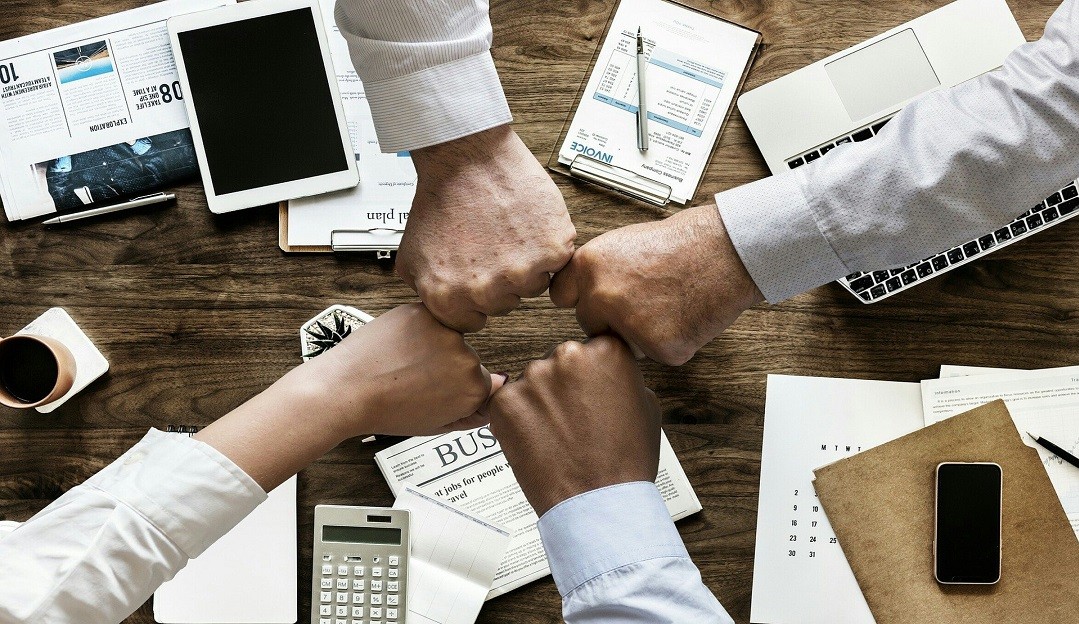 Veja dicas de como se readaptar ao trabalho presencial