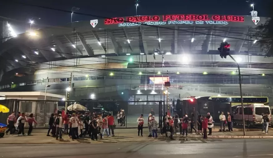Brasileirão: São Paulo e Palmeiras, veja onde assistir e escalações