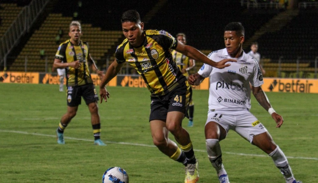 Santos consegue empate sofrido contra Deportivo Táchira