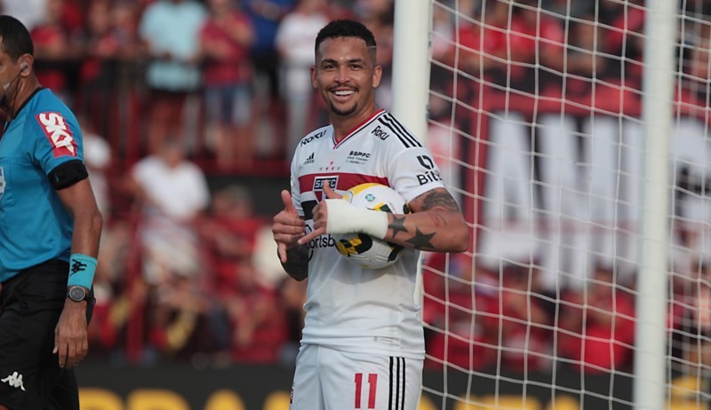 São Paulo vence o Atlético-GO fora de casa pelo brasileirão