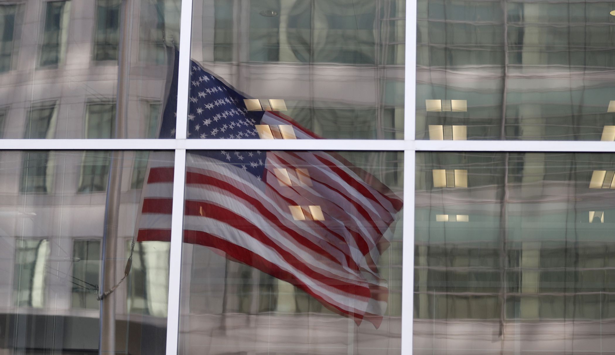 Tiroteio em desfile do Dia da Independência em cidade de Chicago deixa 6 mortos
