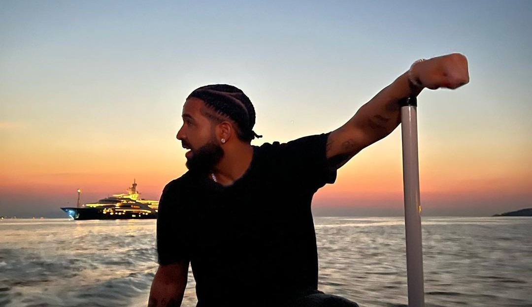 Drake aluga iate na Europa que custa R$ 3,6 milhões por semana