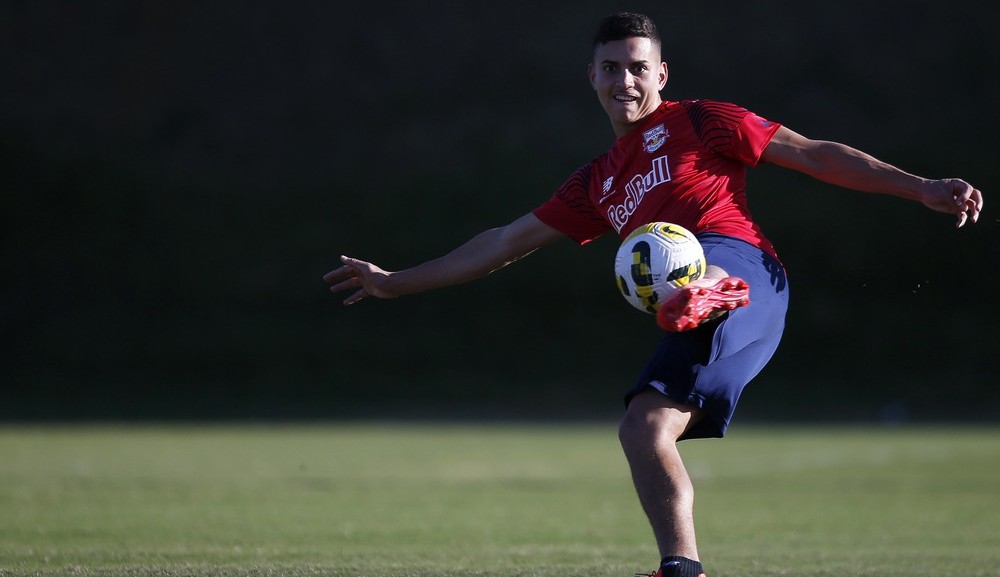 Bragantino rescinde contrato com Renan; crime é inafiançável
