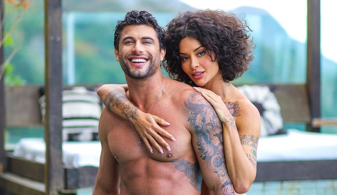 Aline Campos e Jesus Luz reproduzem cena de Pantanal