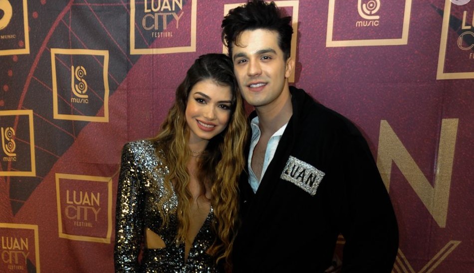 Luan Santana está noivo de Izabela Cunha