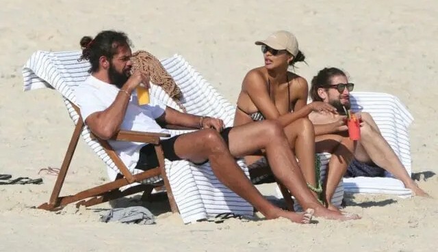 A modelo Laís Ribeiro curte um dia de sol com o marido Joackim Noah