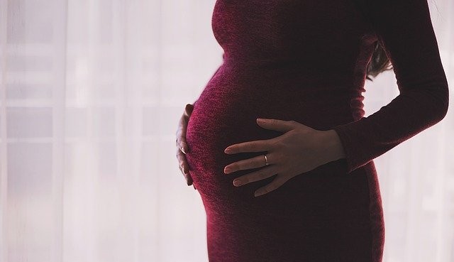 Estado do Kansas nos EUA aprova continuidade da lei que dá direito ao aborto