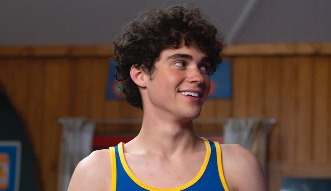 Personagem de Joshua Bassett viverá narrativa queer em High School Musical