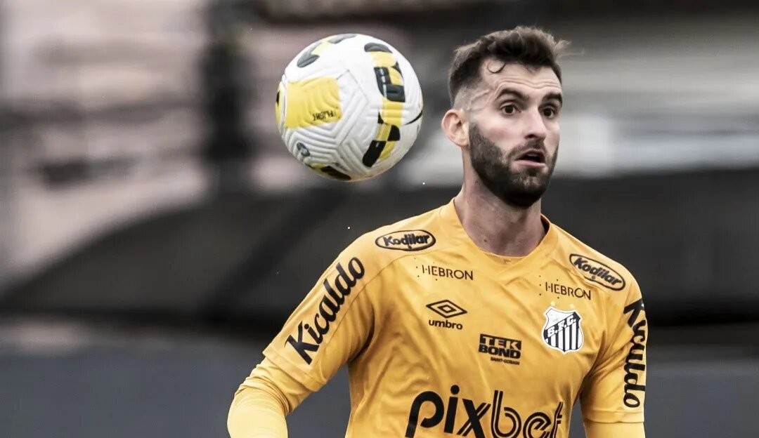 Léo Baptistão pode deixar o Santos e Almería faz nova proposta