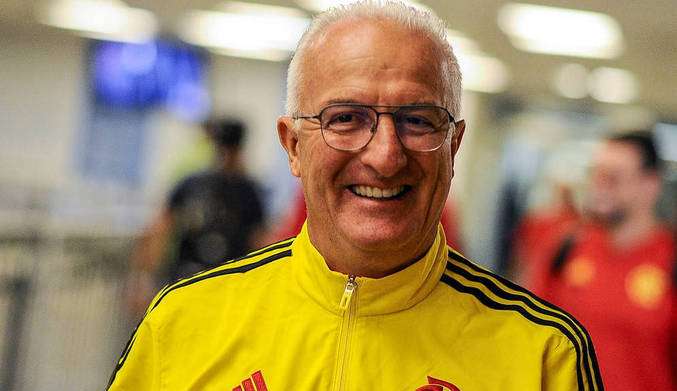 Dorival Junior elogia desempenho da defesa do Flamengo e cita evolução de Rodinei