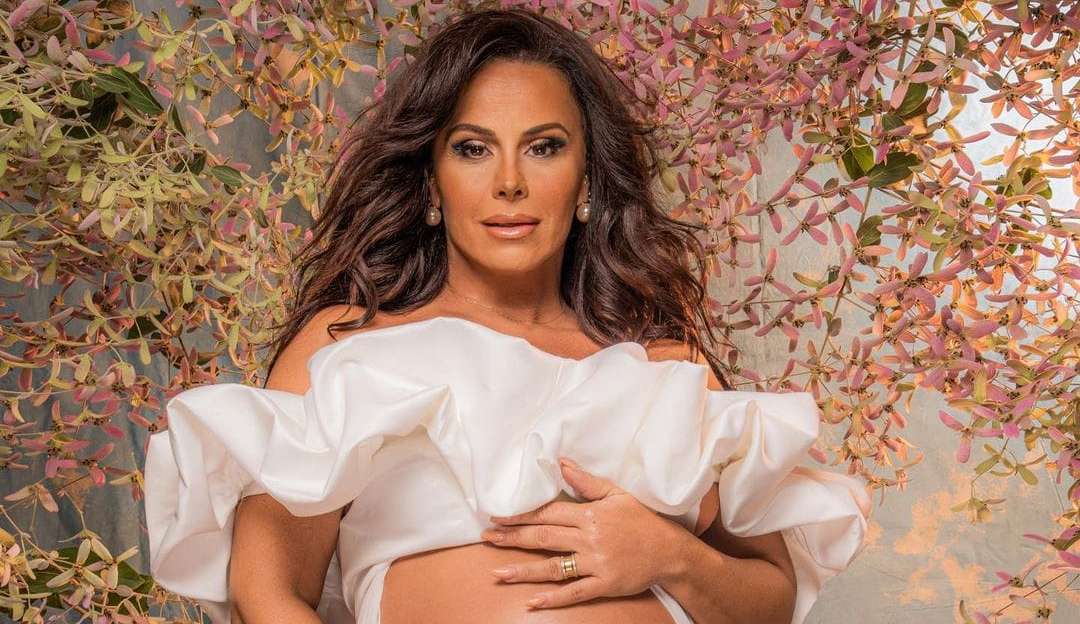 Viviane Araújo divulga seu ensaio de gestante