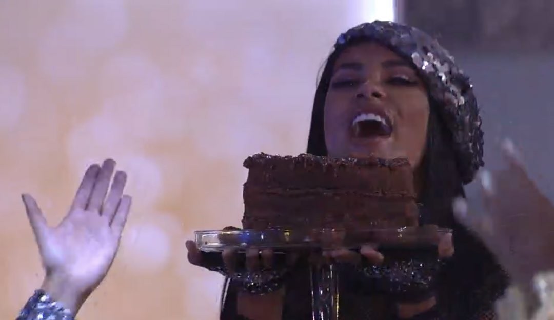 BBB 21: Participantes do reality cantam parabéns para filha de Pocah que se emociona ao assistir