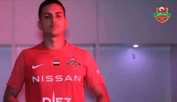 Renan Victor, zagueiro ex-Palmeiras e Bragantino, é anunciado pelo Shabab Al-Ahli