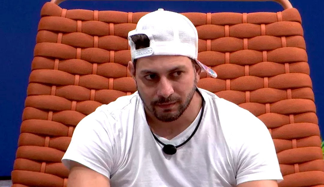 BBB 21: Caio diz que Projota seria eliminado em possível paredão: “/Acho que se ele bater, sai”/
