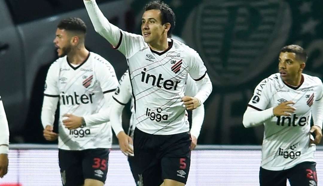 Athletico-PR desbanca o atual bicampeão, Palmeiras, e volta a final da Copa Libertadores após 17 anos