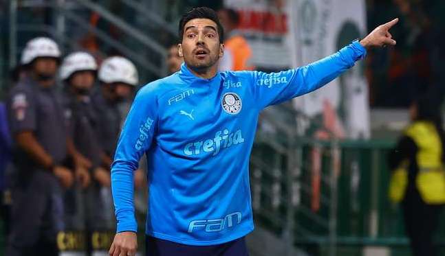 Abel Ferreira critica arbitragem após eliminação do Palmeiras na semifinal da Libertadores