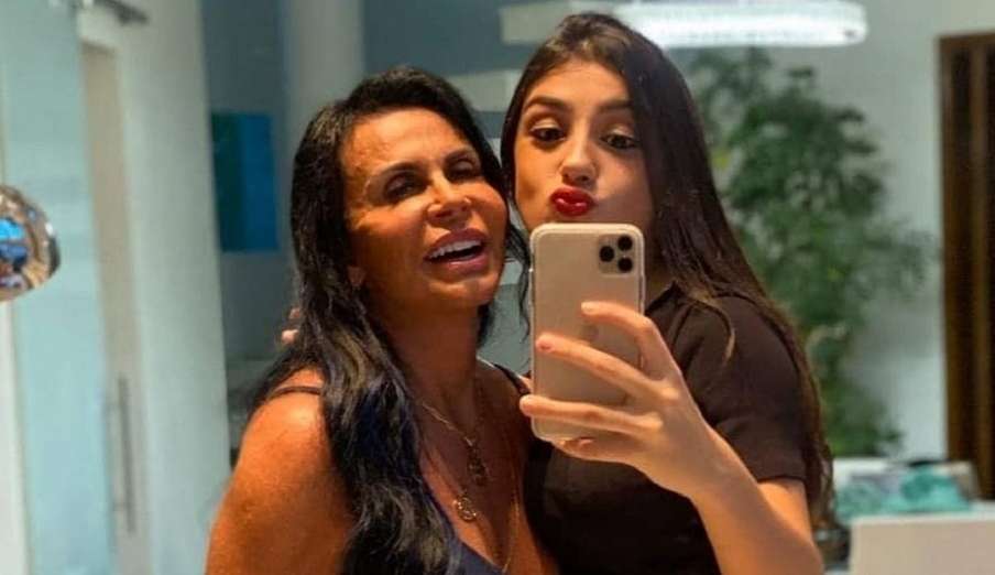 A Fazenda: Bia Miranda diz que tem torcida de Adriano Imperador