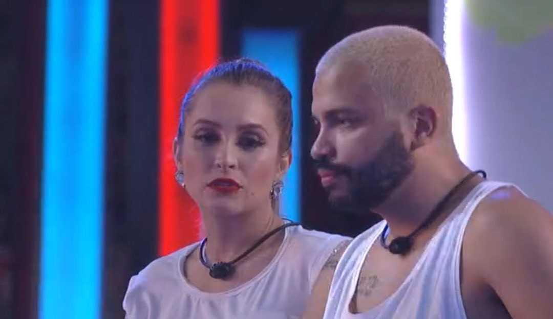 Projota e Carla conversam sobre romance da atriz com Arthur: “Vocês são muito mal resolvidos”