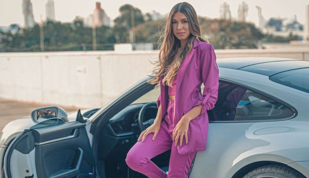 Influenciadora Thays Assis fala de finanças para 420 mil pessoas no Instagram