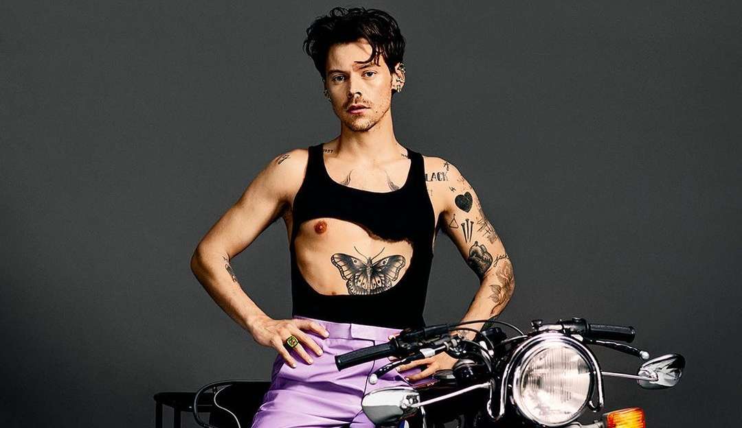 Harry Styles alcança o topo da Billboard com “As It Was” e segue em busca de mais recordes