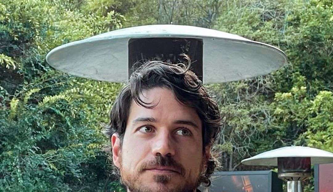 Marco Pigossi revela o medo que sentia ao revelar sua sexualidade