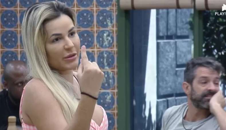Deolane revela que recebeu recomendação sobre certo peão antes do confinamento