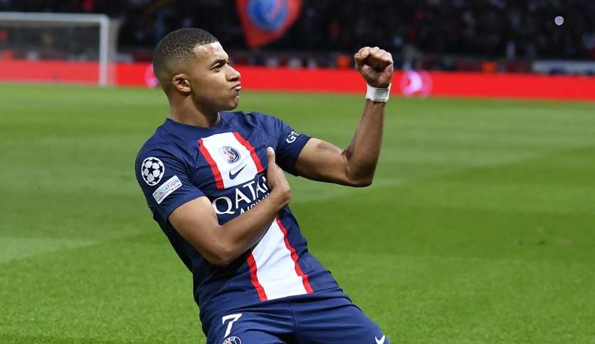 Mbappé se torna maior artilheiro do PSG na Champions em empate com o Benfica