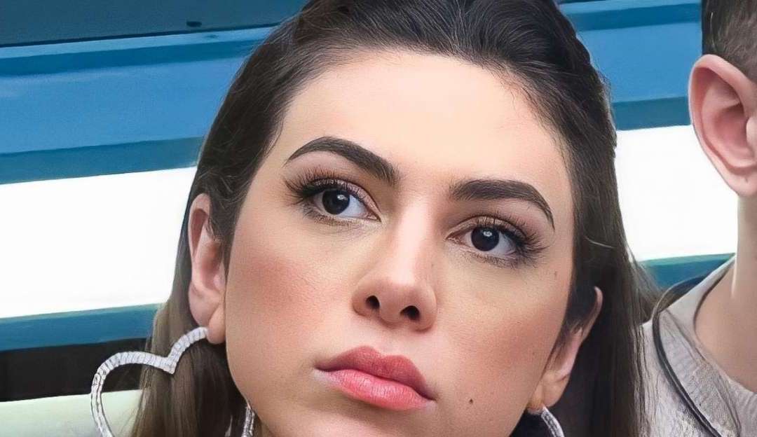 Após Deolane se envolver em discussão, Pétala afirma: “Não respeita nem o falecido”