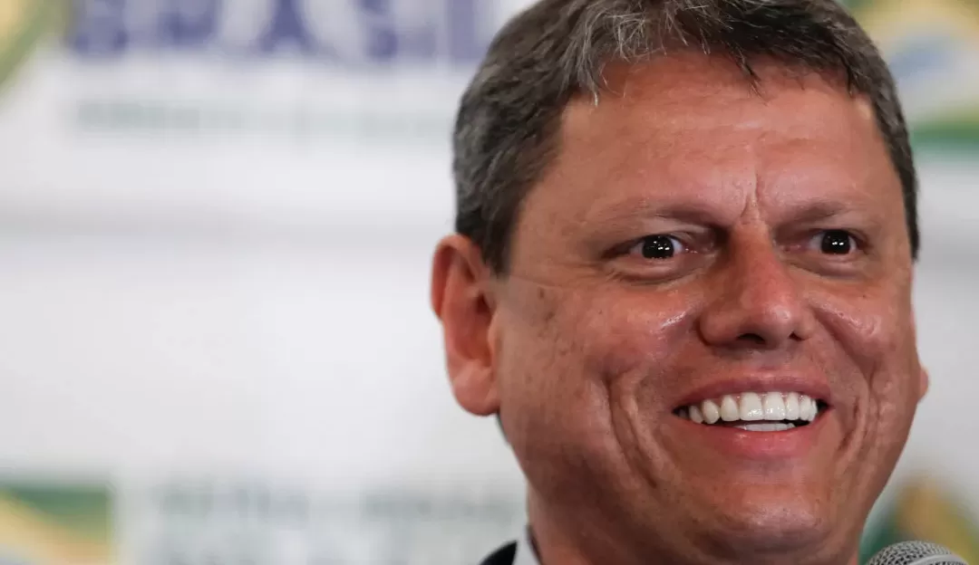 Agenda de campanha de Tarcísio de Freitas é interrompida com tiros no Paraisópolis