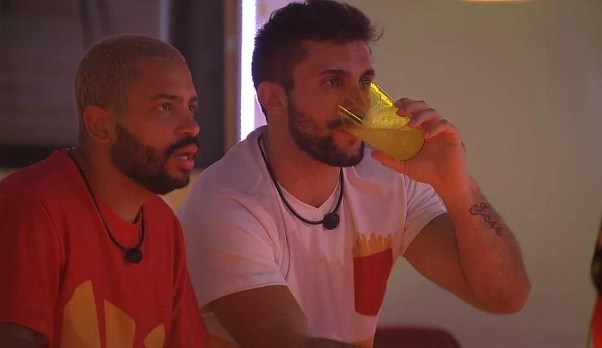 BBB 21: Arthur diz que quer conhecer as amigas de Viih Tube e Projota repreende o brother