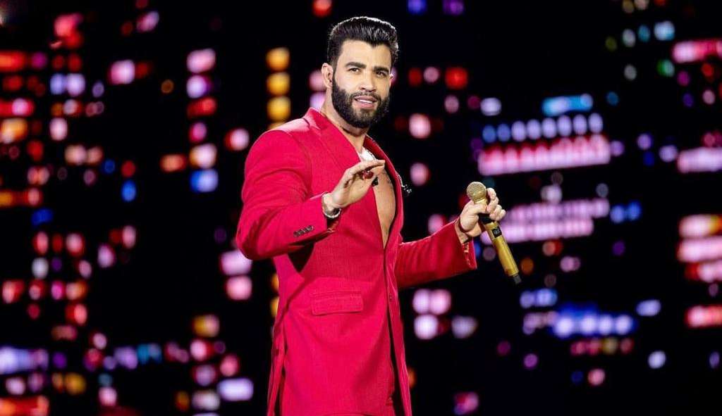 Gusttavo Lima terá que pagar R$ 10 mil a idoso por citar telefone em música